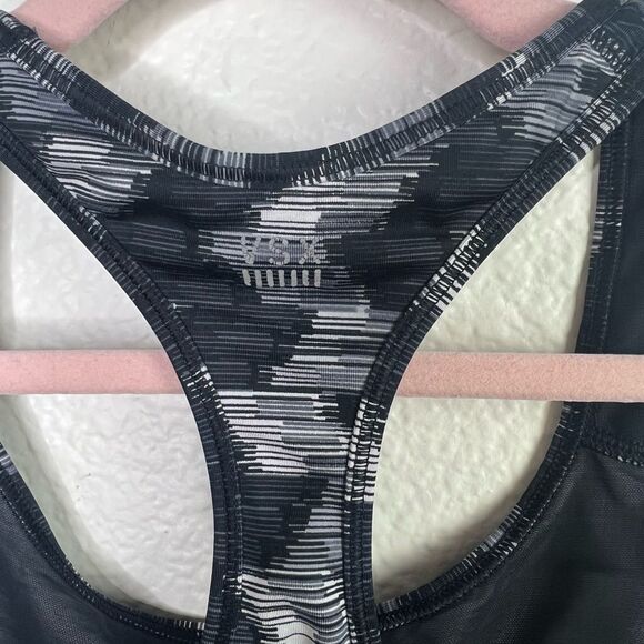VSX Victoria Secret sports bra size Medium - Picture 3 of 4